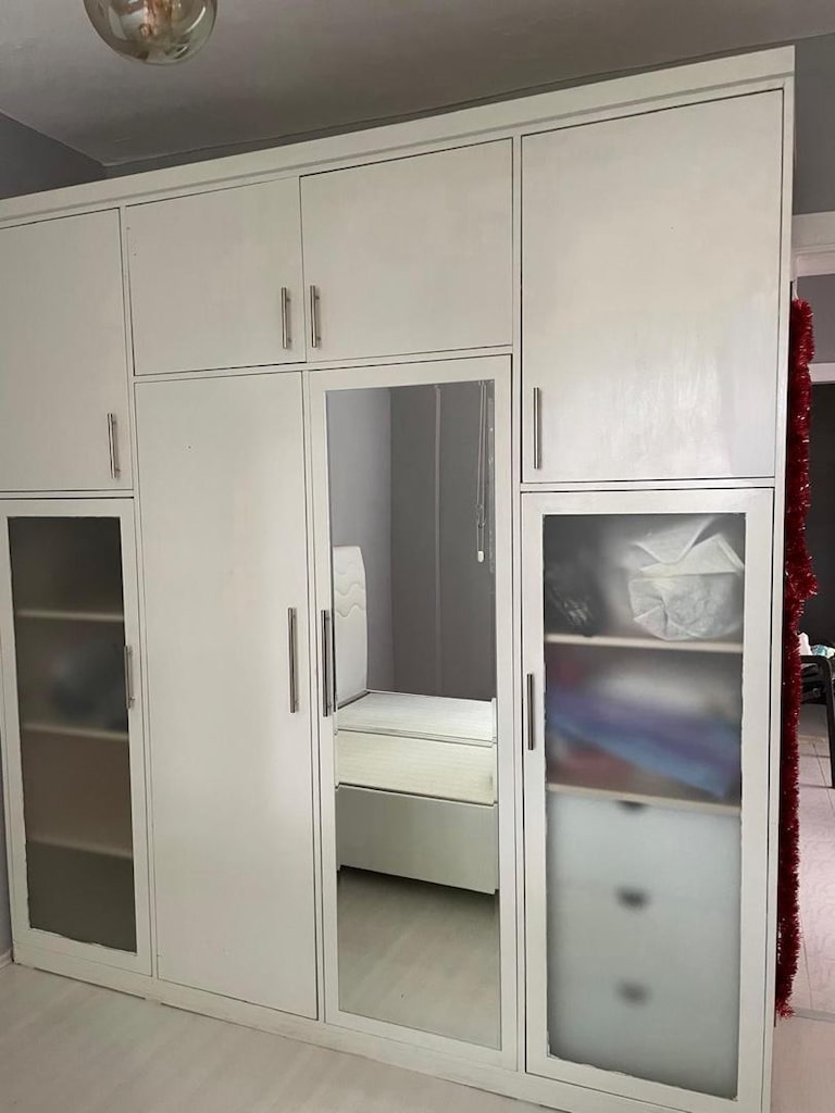 Beyaz Elbise Dolabı - 2