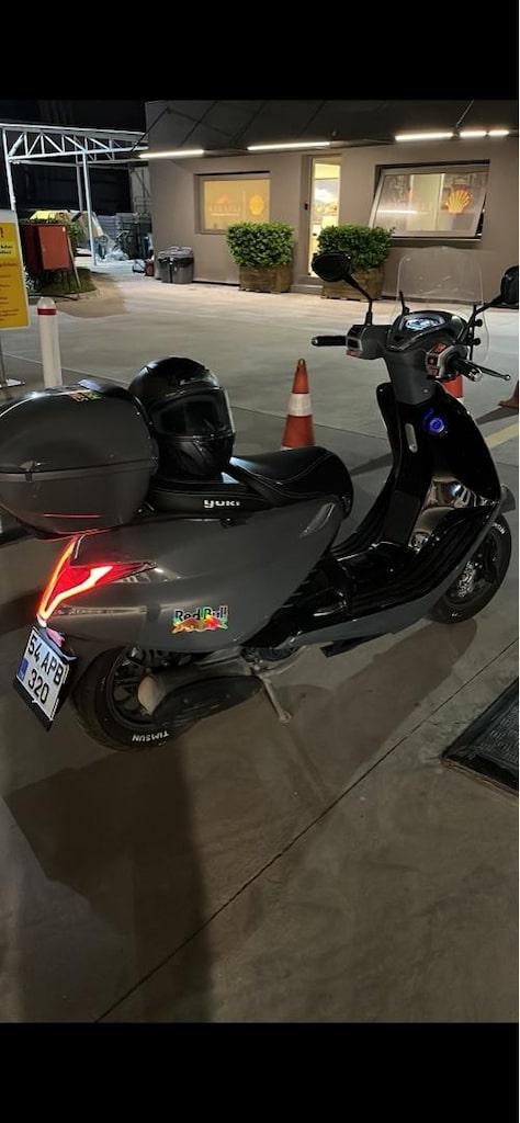 YUKİ GELATO SCOOTER MOTOR 50-125 KASKLA İNTERKOM YANINDA - 2