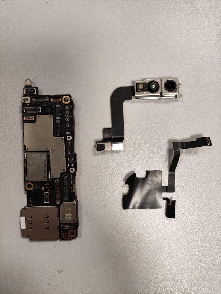 15 pro anakart 128 gb tr