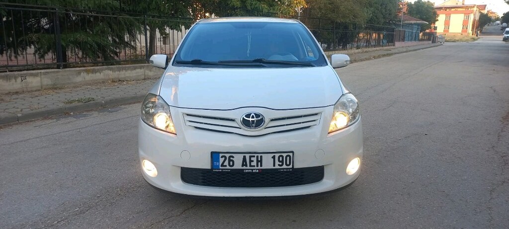 Satılık Toyota Auris 1.6 elegant 2012 model - 2