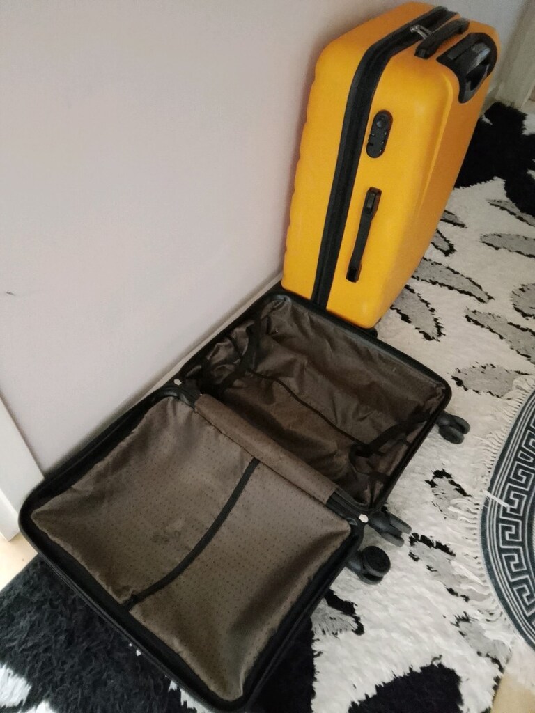 Tekerlekli Orta ve kabin boy valiz şifreli - 4