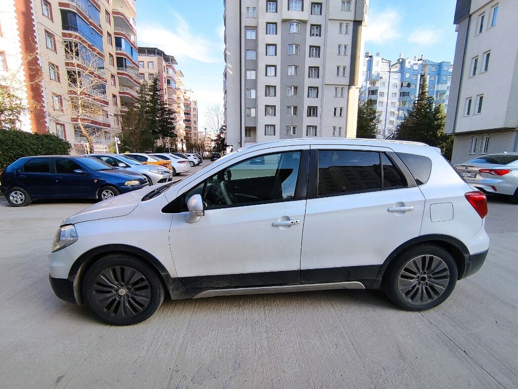 suzuki scross - 6