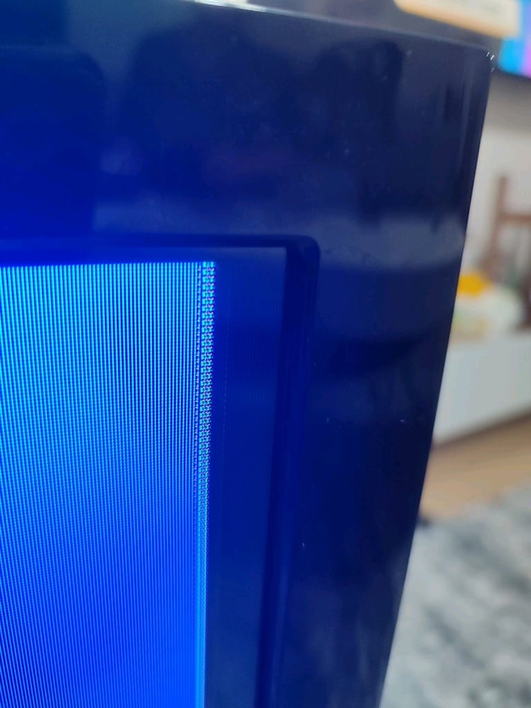 grundig tv ama yan tarafı biraz kararma var117 ekran kendinden uydulu - 2
