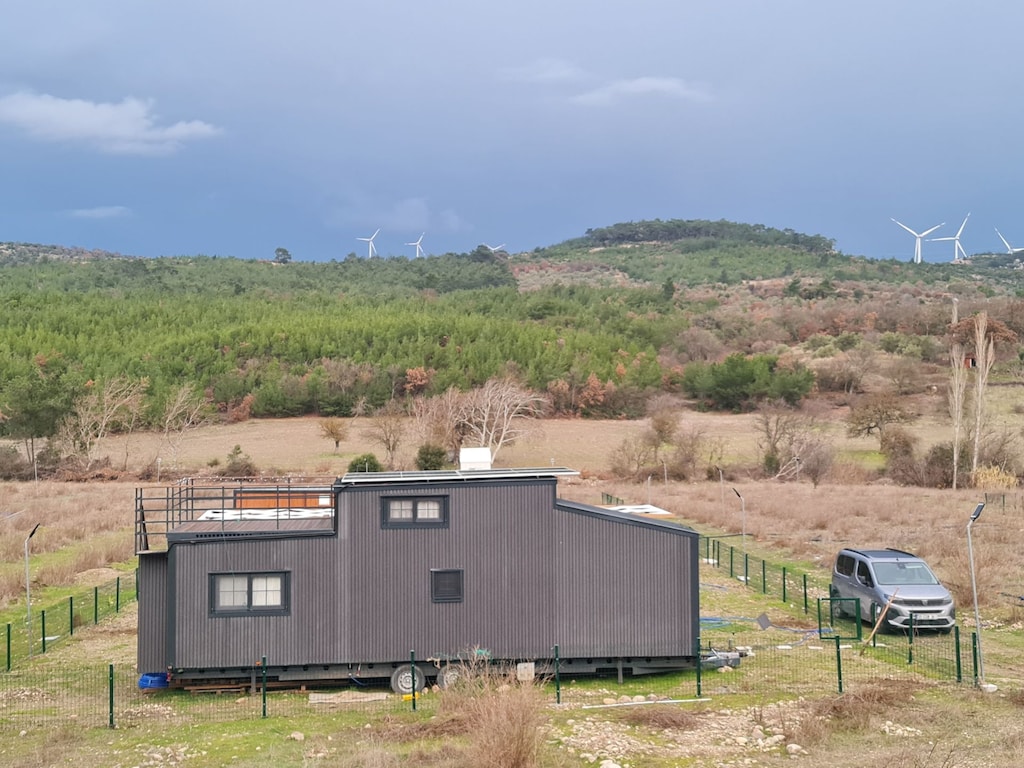 Özel Teraslı Tiny House Çandarlıya 20 km - 4
