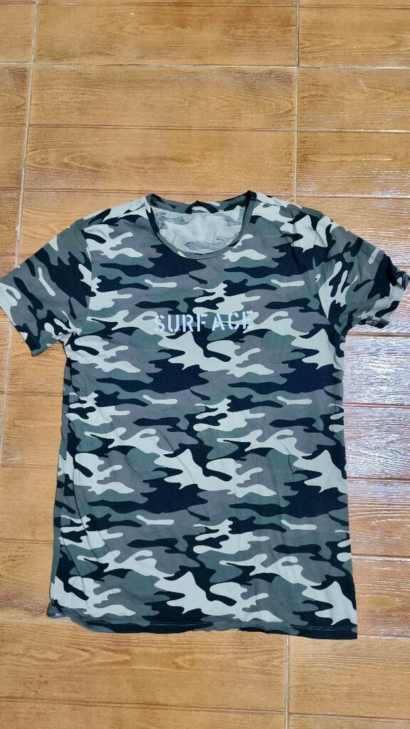 Lcv tshirt.. Bir koltuk altı uçtan diğer uca yanlamasına