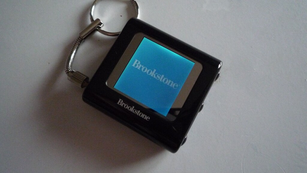 Brookstone Dijital Fotoğraf Çerçevesi Anahtarlığı - 4