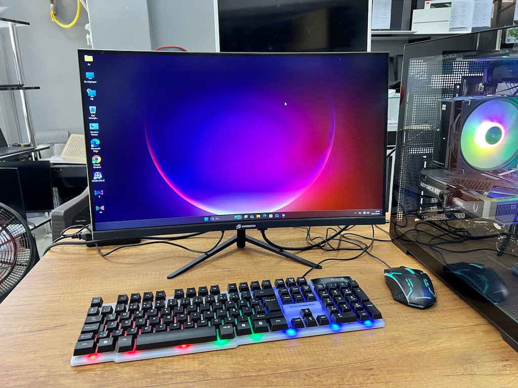 MASAÜSTÜ OYUNCU SET DDR5 + RTX5060Tİ 16 GB İ5 14400F 200 HZ EKRAN - 5
