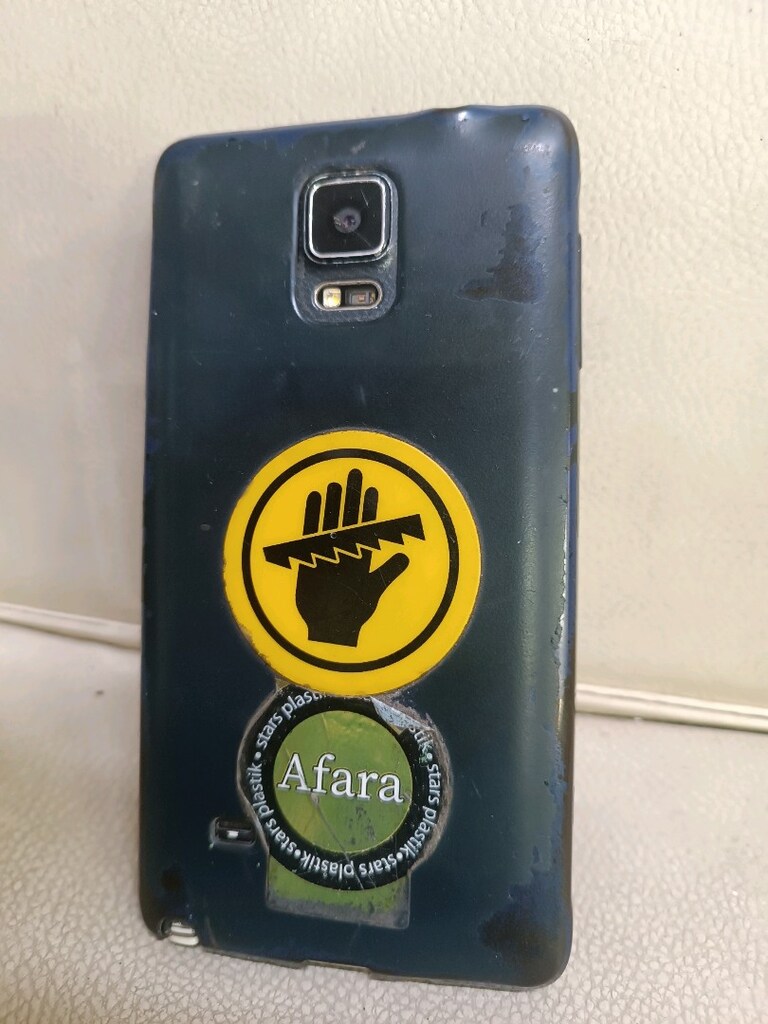 Samsung Galaxy Note 4 - Camı Çatlak (Kılıf + Şarj Aleti Dahil) - 2