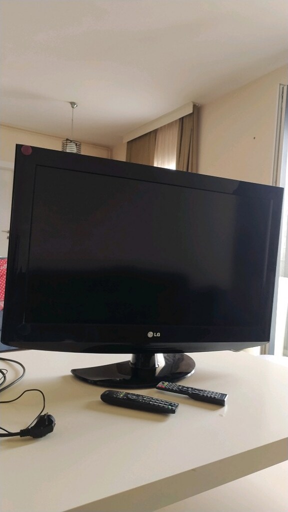 LG marka 70 cm eninde TV - 7