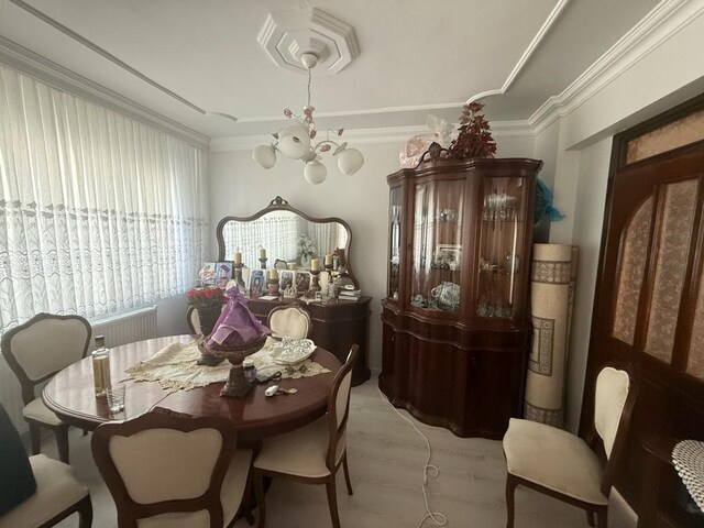 Cevizden özel yapin antika salon takimi