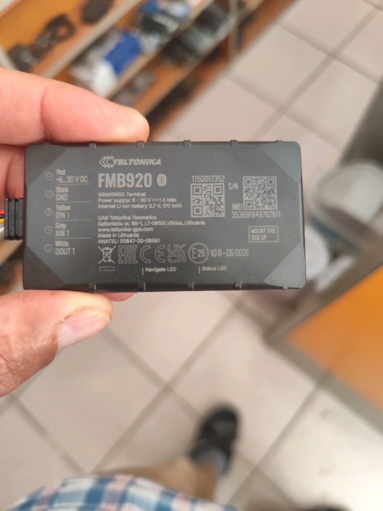 GPS araç takip sistemi, cihazı