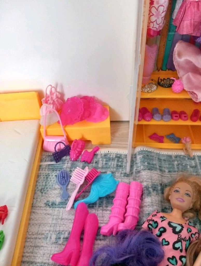Barbie Yatak ve Dolabı - 4