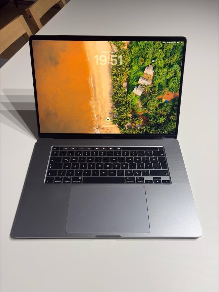 MacBook Pro 16” 2019 | i7 6 Çekirdek | 16GB RAM | AMD 4GB - 2