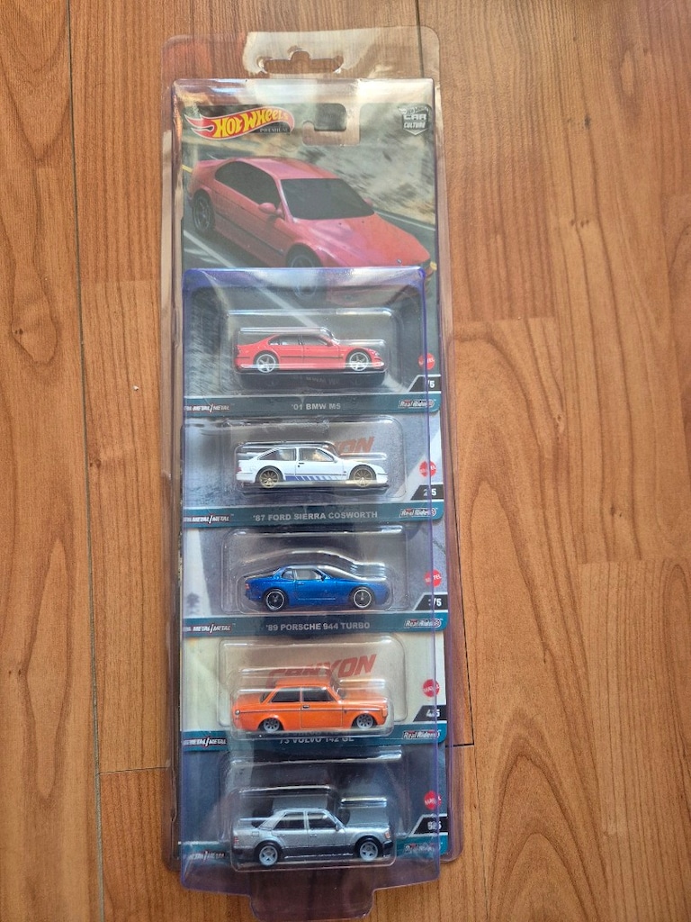 Hot Wheels premium realriders Car Culture Canyon diecast set - 7