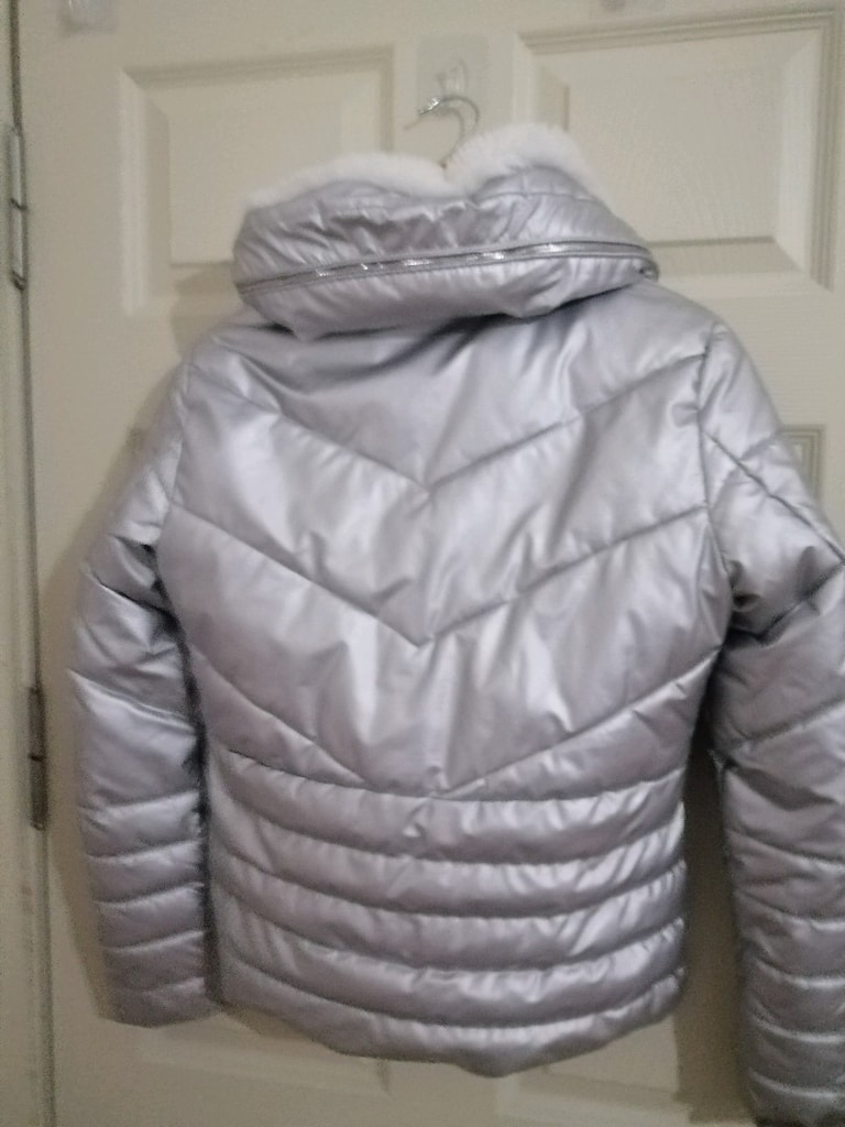 Gümüş renkli kapüşonlu mont - 6