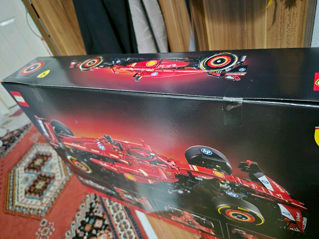 LEGO Technic Ferrari SF-24 F1 Araba 42207 - 1361 Parça - 3