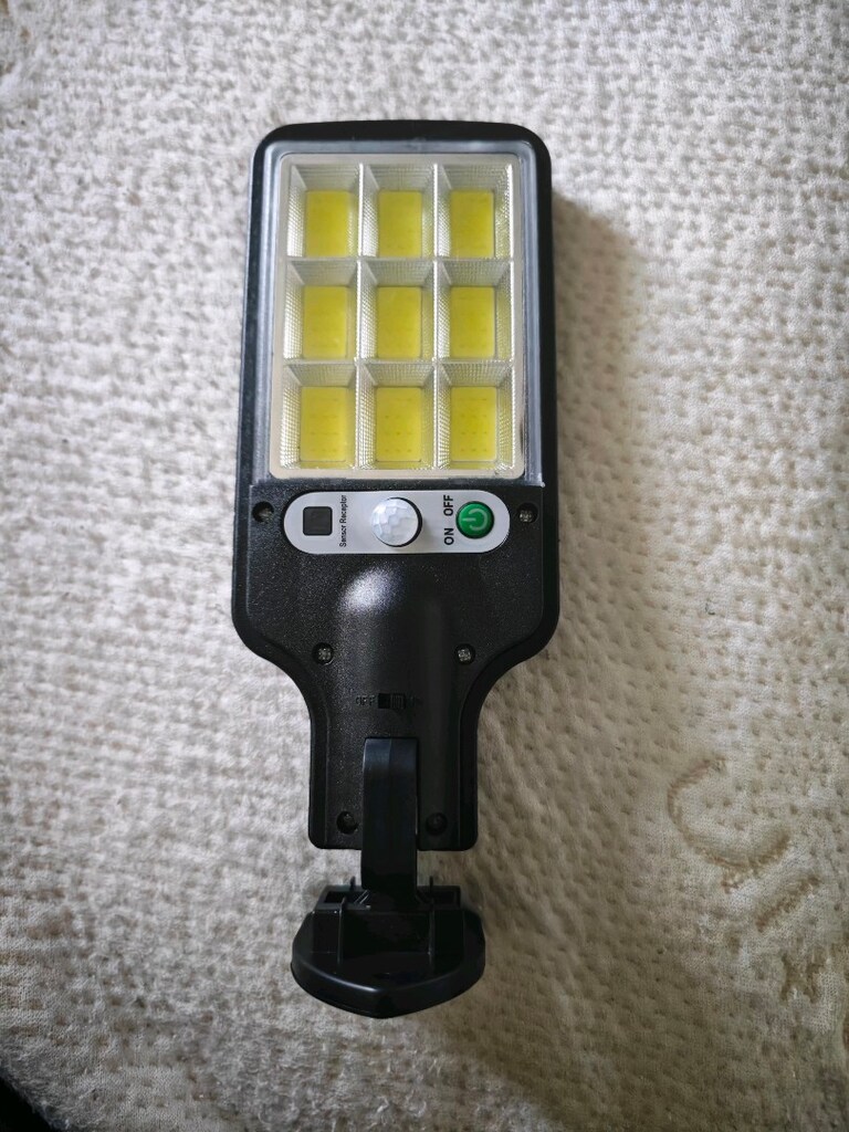 güneş enerjisi ile şarj edilen otomatik 1 adet fotoselli lamba