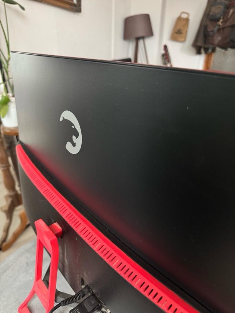 GamePower Curved 27” 144hz gaming monitör - 4