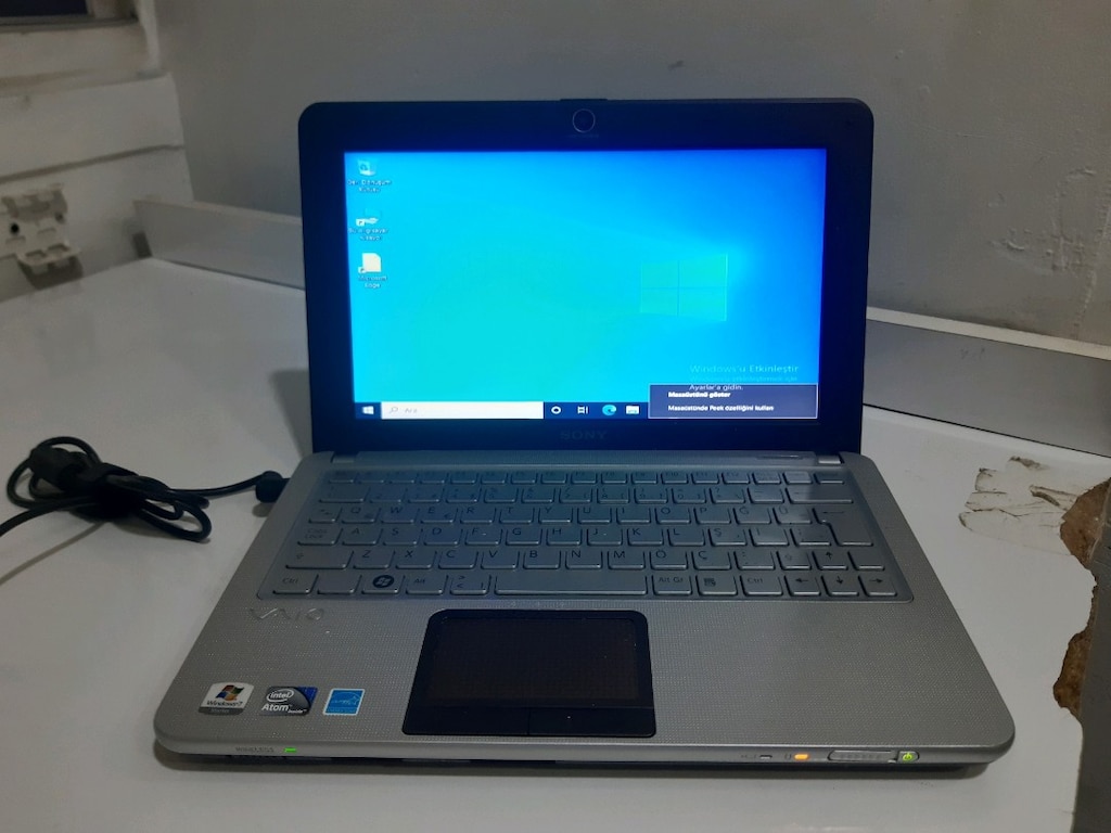 Sony mini book laptop - 12