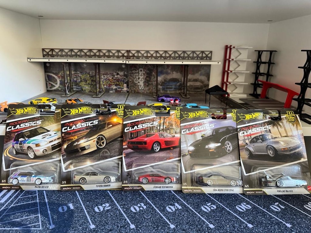 HOTWHEELS PREMIUM MODERN CLASSICS