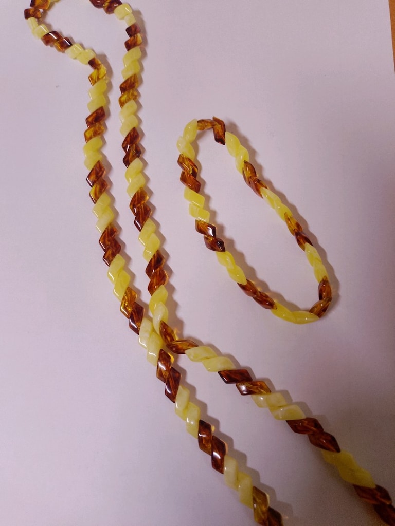 Kehribar kolye bileklik