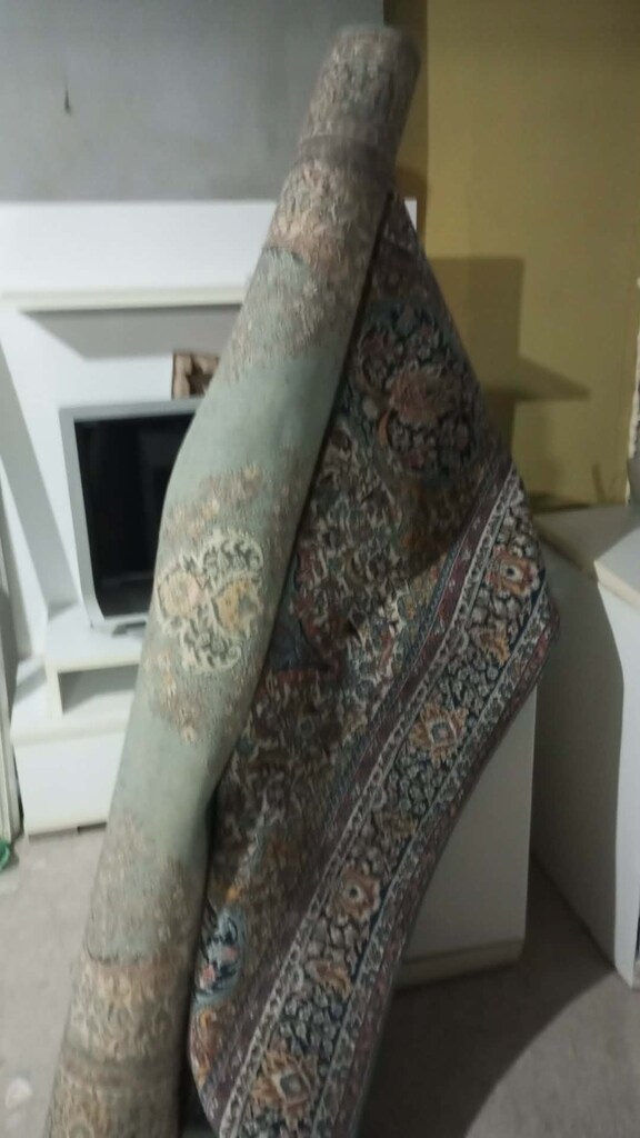 BÜYÜK HALI YIKANACAK KENARINDA AZ DEFORME VARDIR PAZARLIKSIZ 1000 TL - 2