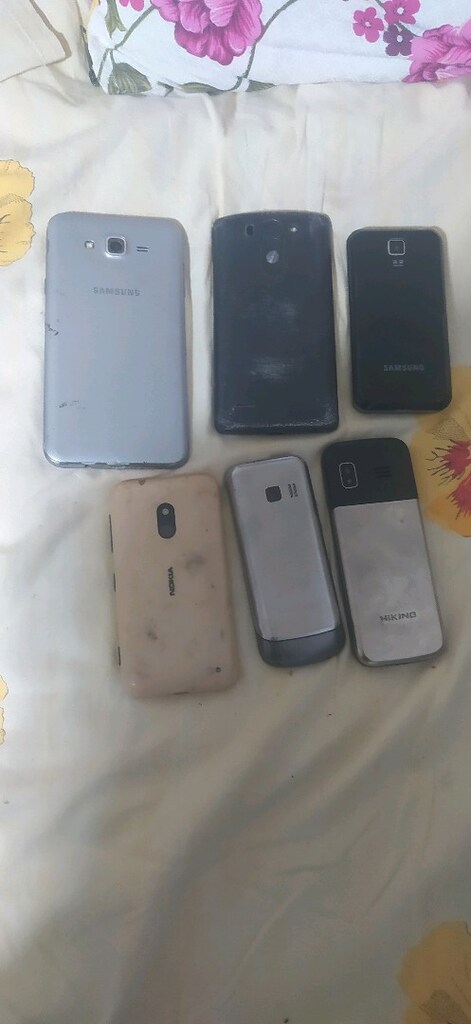 6 adet Telefon - 4