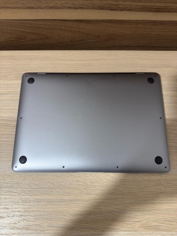 MacBook Air / M1 / 13 inç / 16 GB Ram / 256 GB Ssd - 9