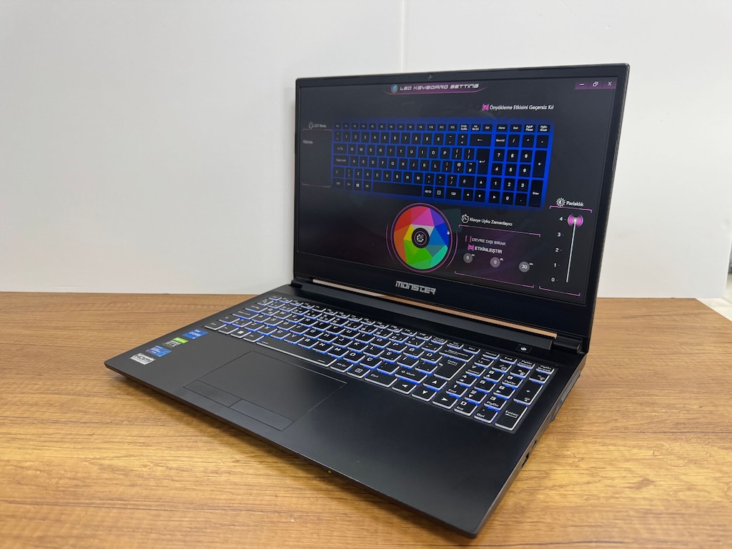 MONSTER ABRA A5 RTX3050Tİ İ5-11400H İŞLEMCİ 16 GB RAM 512 GB SSD - 4