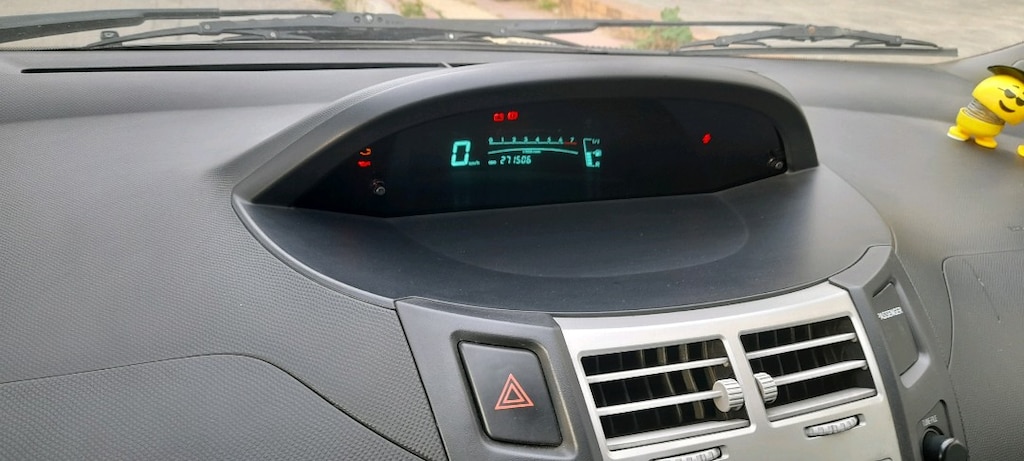 2006 model toyota yaris 1.3 - 12