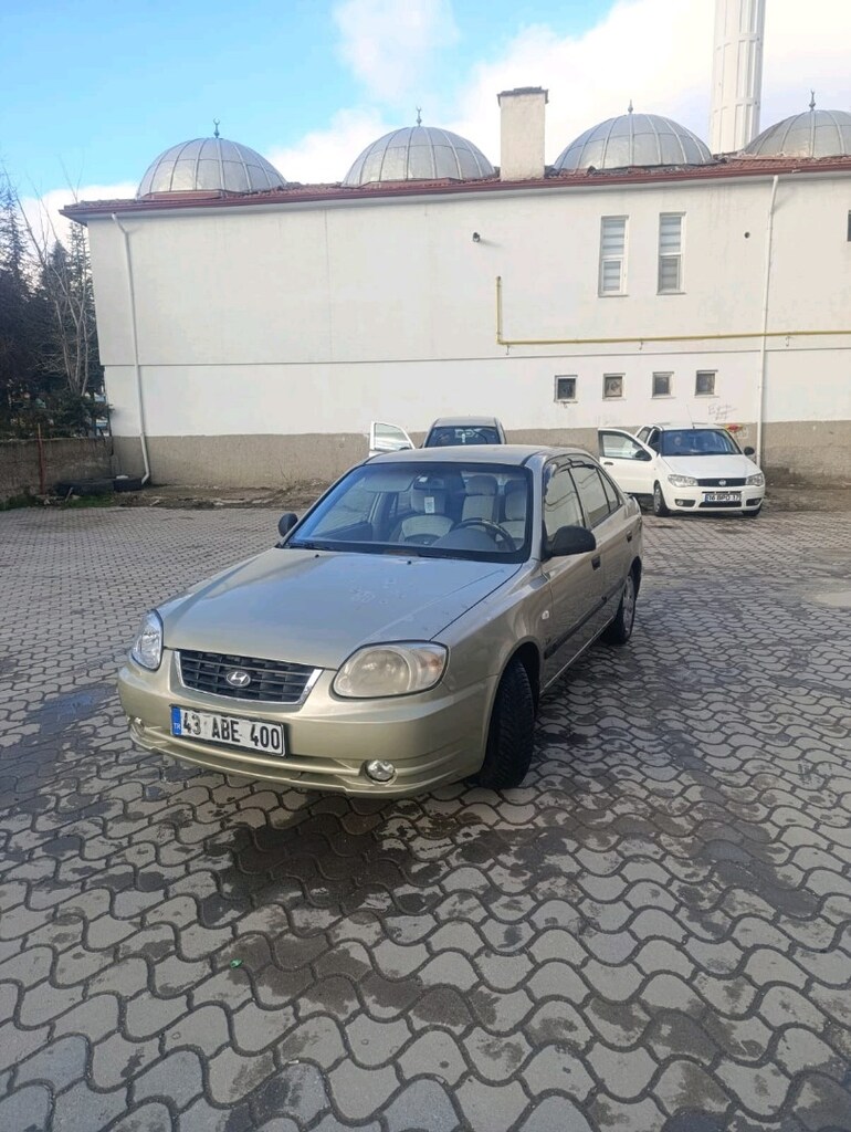 Hyundai Accent - 5