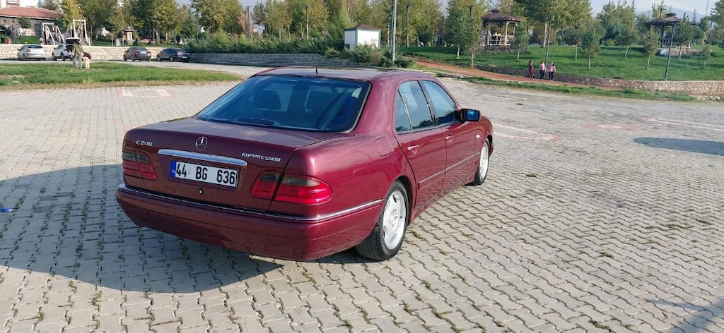 99 Model Mercedes-Benz E200 Kompressor 186 bg. E1 Paket - 4