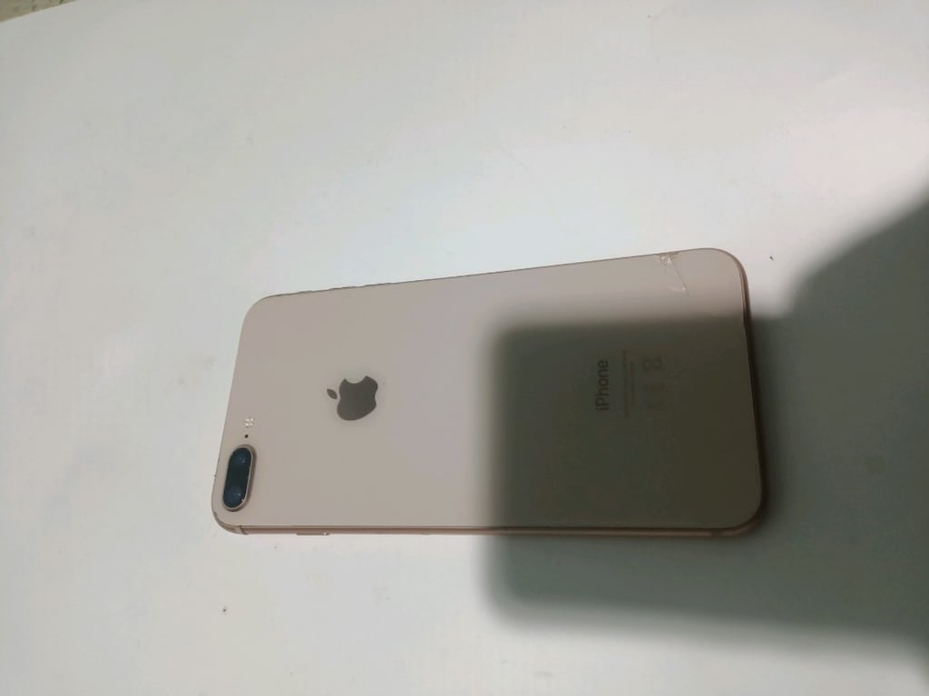 iPhone 8 Plas - 2