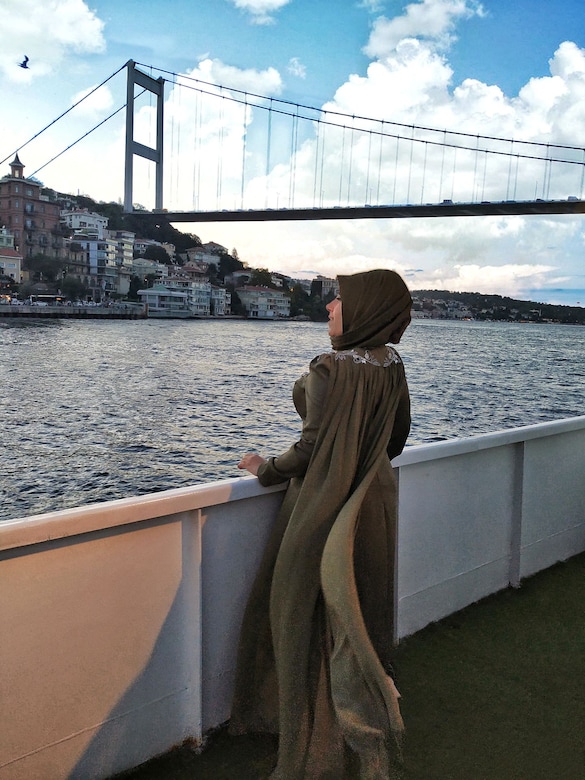 PELERİNLİ YEŞİL TAŞLI ABİYE