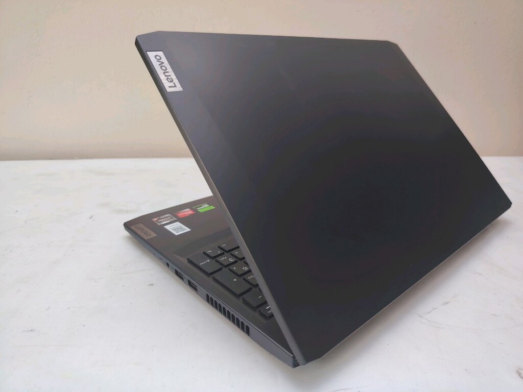 LENOVO GAMİNG RYZEN 5 5600H 8GB RAM 512GB SSD RTX 2050 4GB EKRAN KARTI - 8