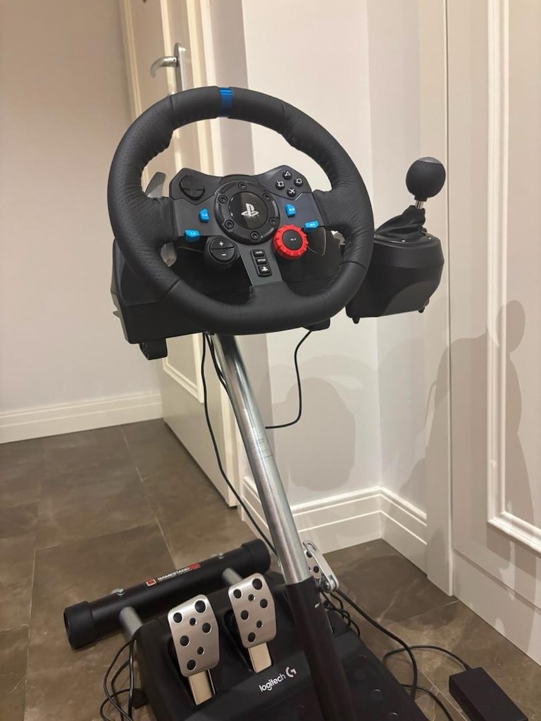 Logitech G29 Direksiyon Seti + GameStandPro Direksiyon Standı
