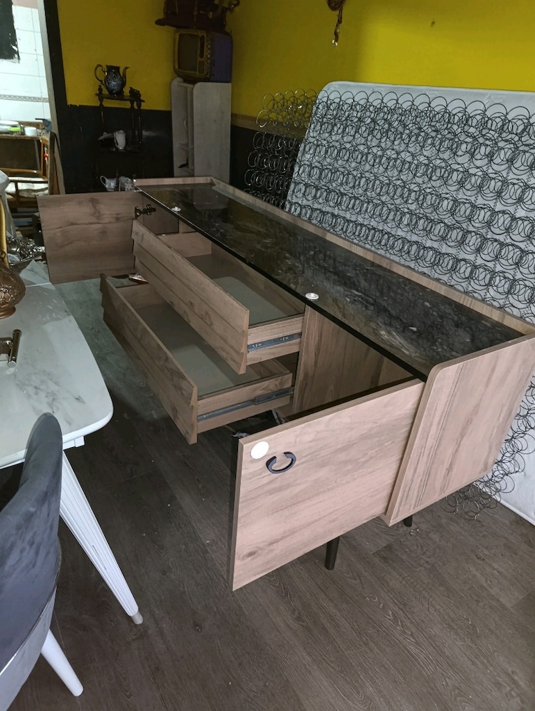 ACİL 4/1 FİYATINA MDF ŞIK KONSOL 3 AYLIK KONSOL SIFIR GİBİ SOFIRINA İN