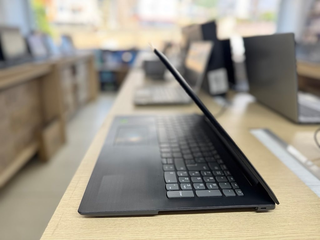 LENOVO İ5 8250U İŞLEMCİ | MX150 2GB E.KART | 8GB RAM | 240GB SSD - 5
