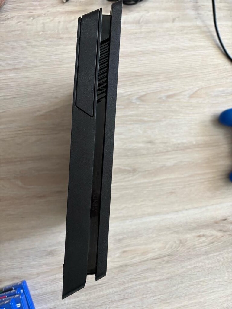 PS4 Tek kişi tarafından kullanılmış kusursuz 500GB. Cd ve Store destek - 2
