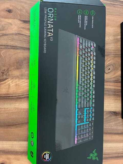 sıfır ayarında razer ornata v3 oyuncu klavyesi