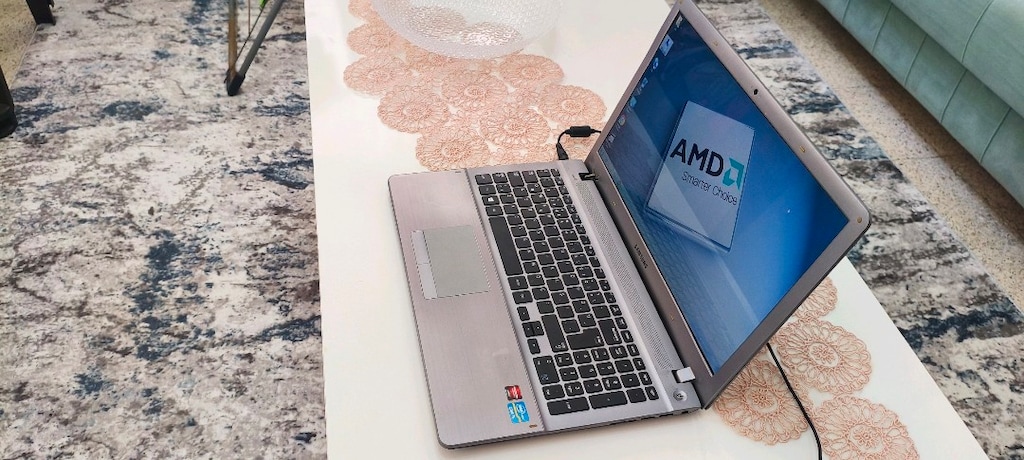 SAMSUNG ULTRABOOK GAMİNG_ İ5 _8GN RAM_2GB AMD EK_128 SSD_METAL KASA - 4