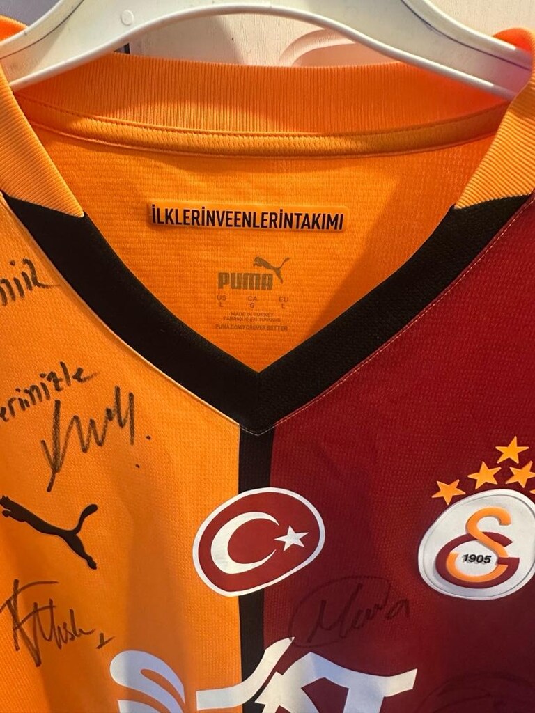 Galatasaray imzalı forma - 2