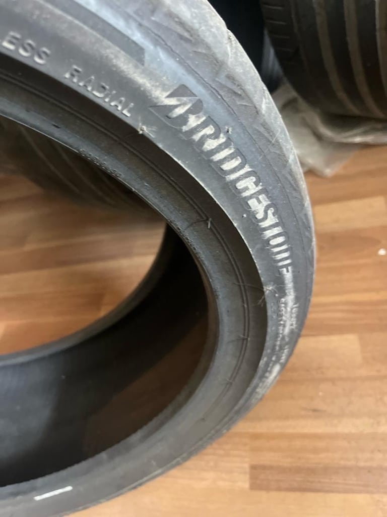 bridgestone 225/40R18 92Y tarih 23