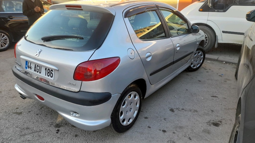 2005 model PEUGEOT 206 - 3