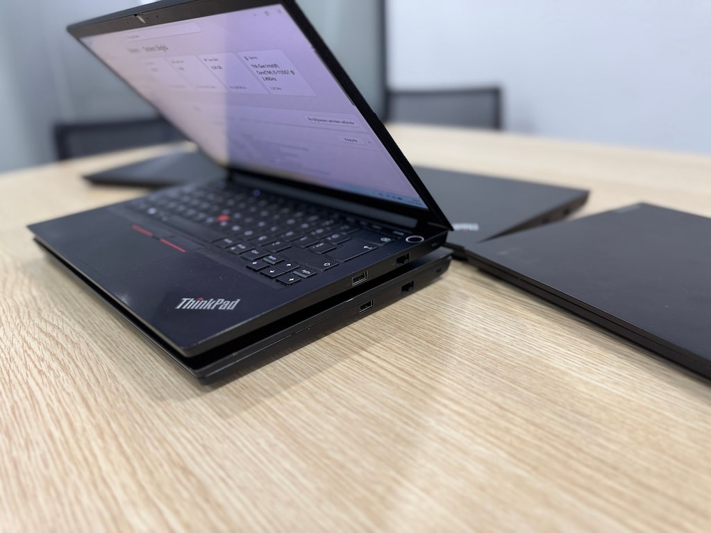 Lenovo ThinkPad E14 i5 11.Nesil 8GB RAM 256GB SSD 14" FHD 5 ADET - 6