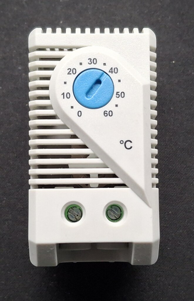 STEGO KTS 011 Elektrik Panosu, Kontrol kabini termostatı 4 adet - 2