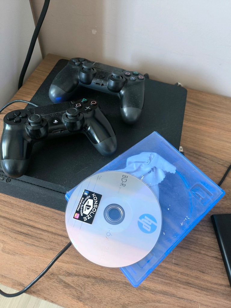 PS4 kırık cihaz, oyunlar ve 2 adet Sony konsol - 2