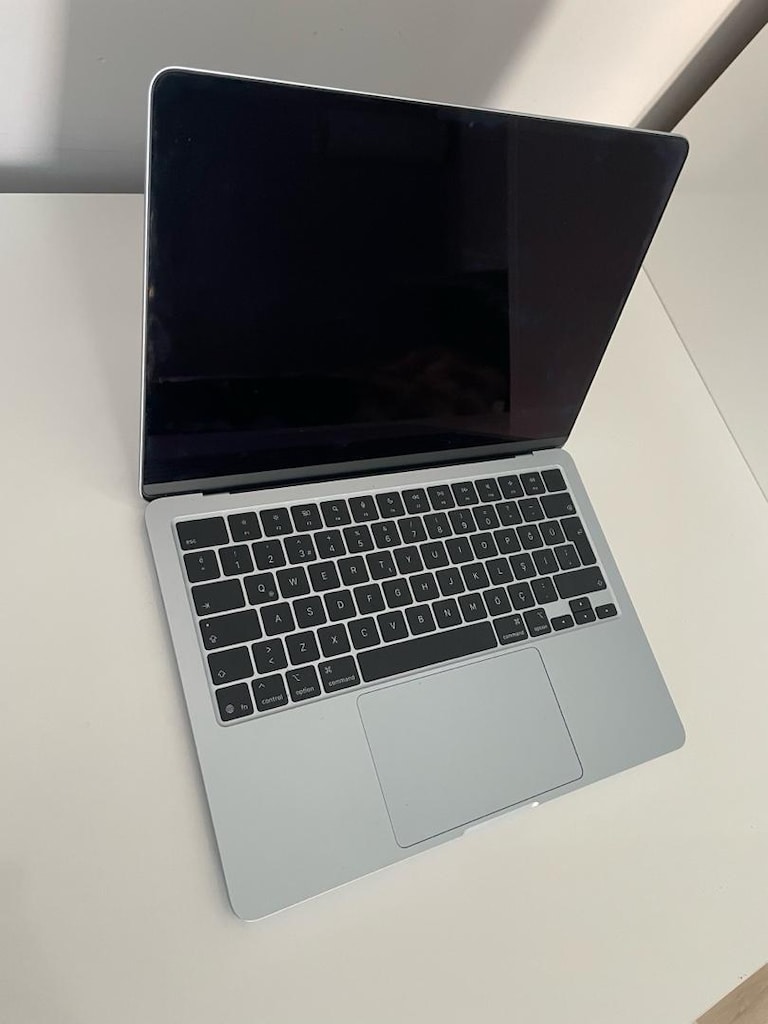 Apple MacBook Air 13' M4 Çip Bellek 256GB Gök Mavisi - 2