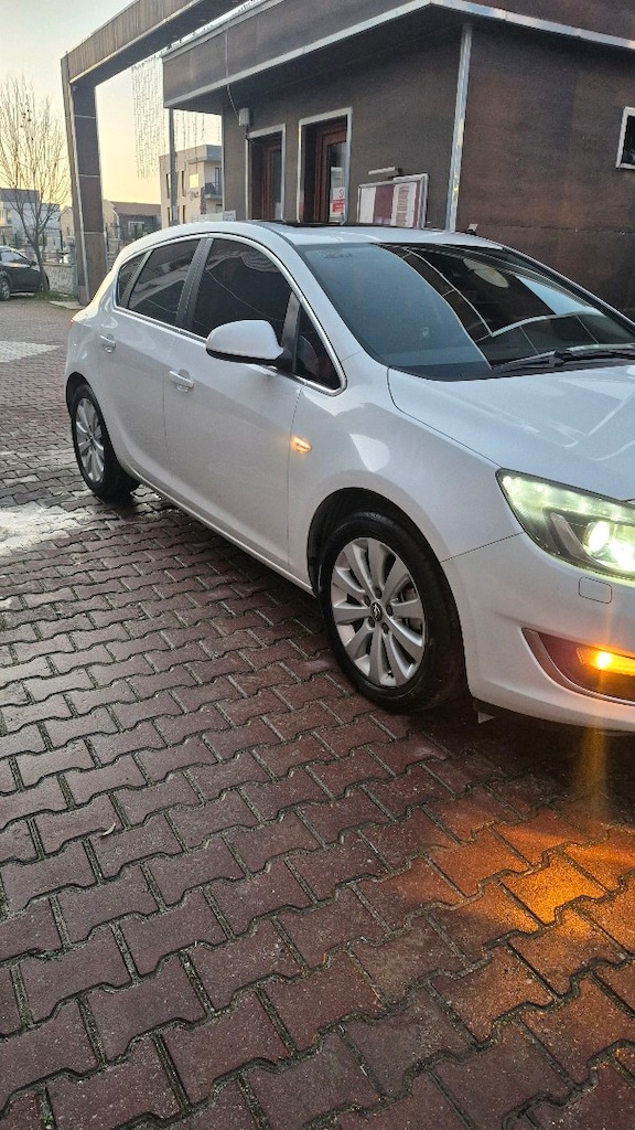 Degişensiz Sanruflu Opel Astra J Cosmo 1.6 Dizel 136 HP Ful+Ful - 4
