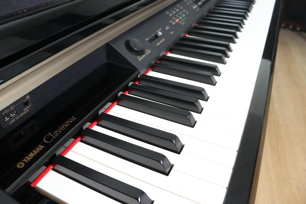 YAMAHA CLP 280 parlak lake sifir ayarinda agac tuslu dijital piyano - 17